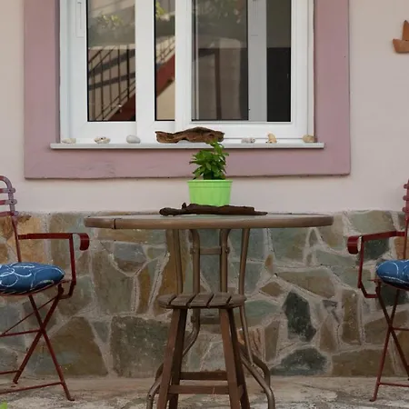 Mozart House * Amarynthos