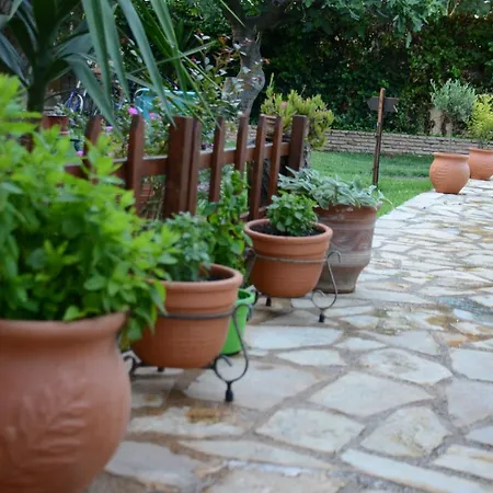 Mozart House Apartment Amarynthos